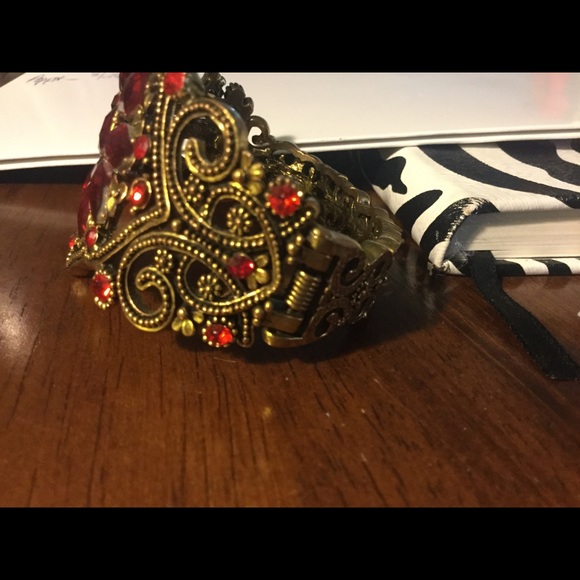 Red Stone Bracelet - Picture 5 of 7